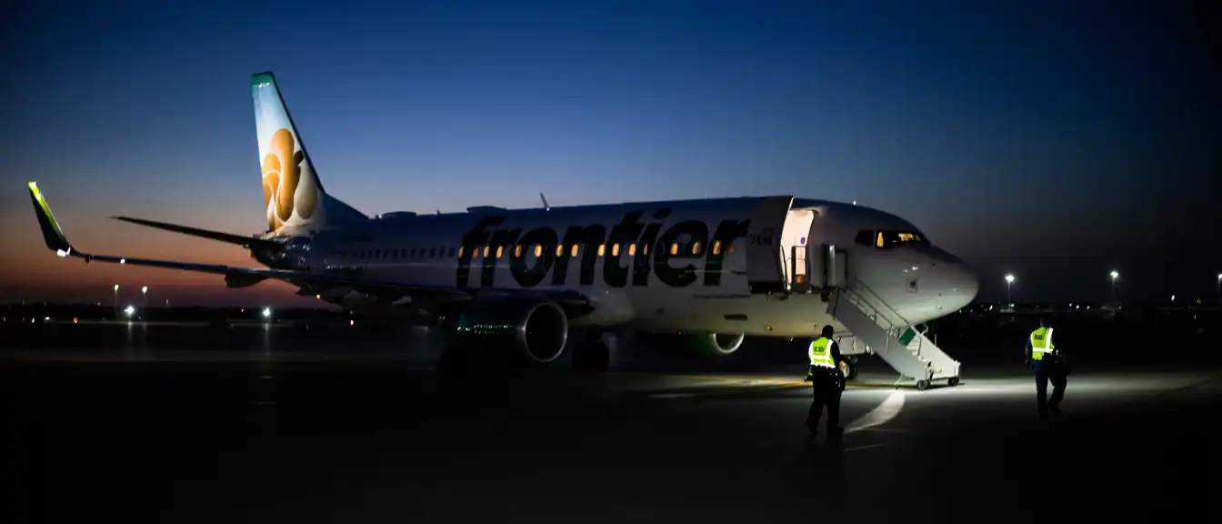 Угроза в небе над Техасом: пассажир самолета Frontier Airlines оказался под стражей после заявления о бомбе